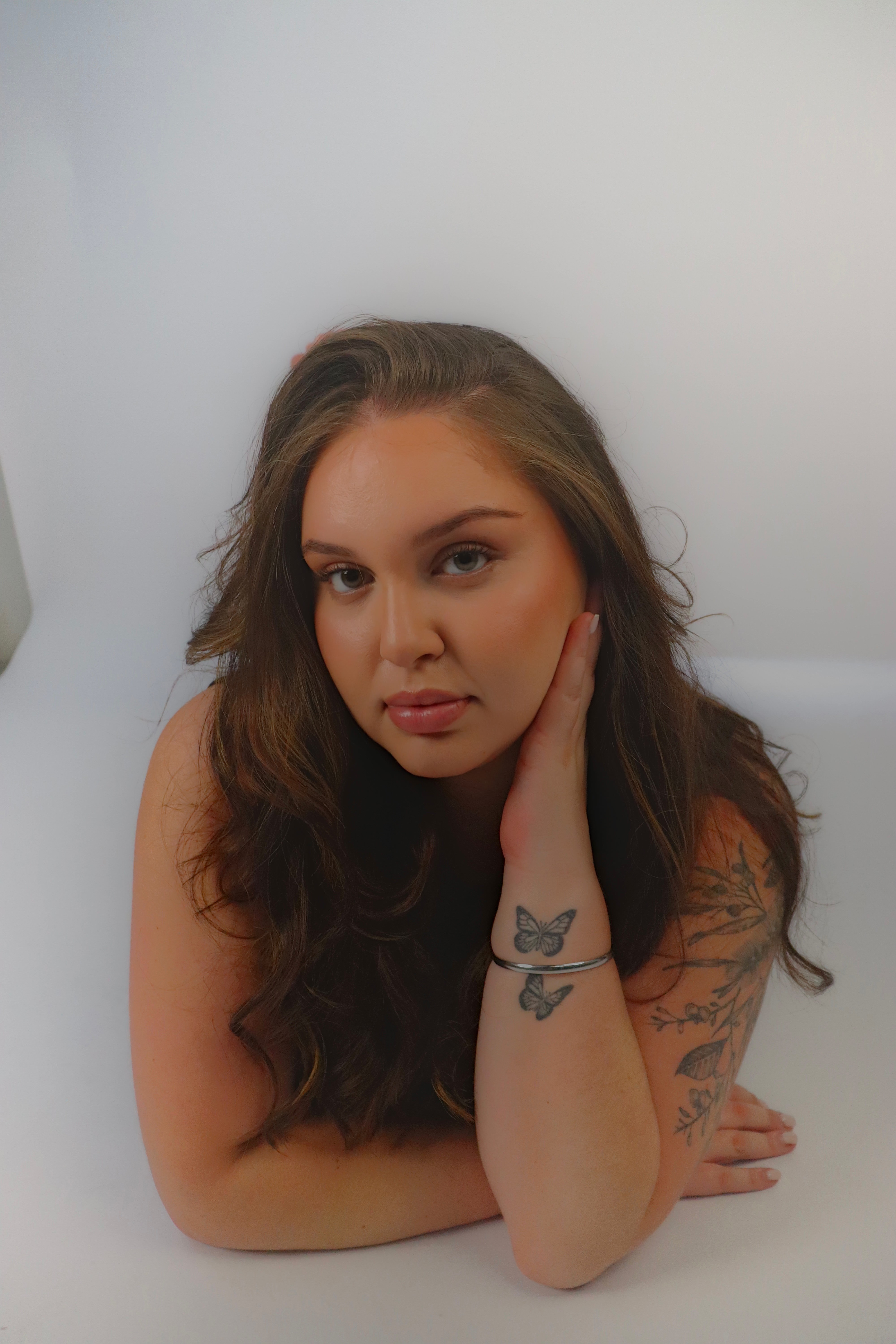 Cianna Walker performing at Culture on Country 2025 to a large audience on the La Perouse headland